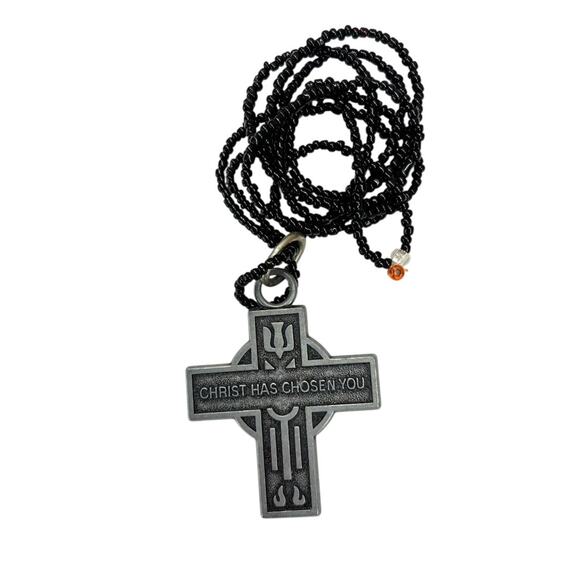 Black 32 Inch Overhead Necklace Pewter Cross Pendant "Christ has Chosen You" - Picture 7 of 7